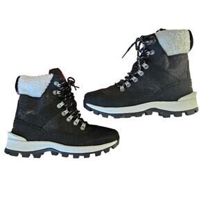Hunter Lug Sole Lace Up Winter Snow Boot Size 6 Black